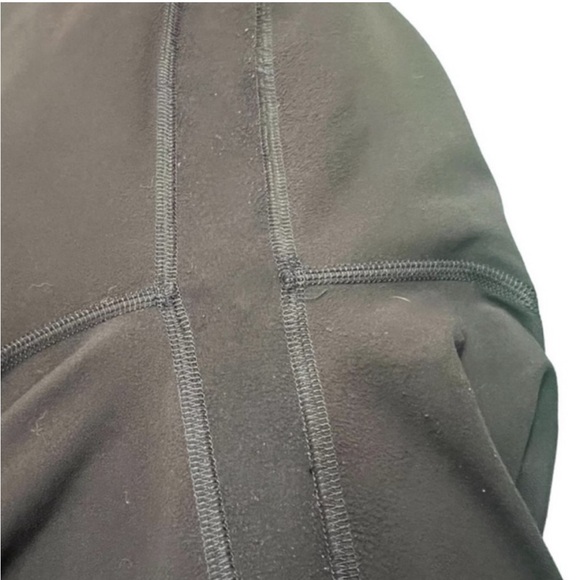 Lululemon Align High-Rise Pant Leggings in Navy
Size 6 - Picture 7 of 8